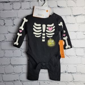 NWT Tahari Baby Glow-in-the-Dark Halloween Skeleton Set